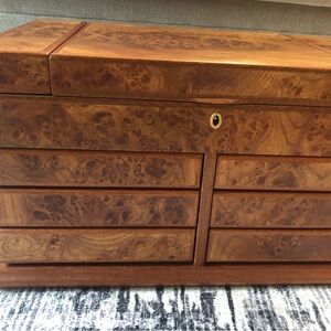 Agresti Briarwood Large jewelry box with key